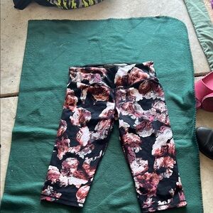 PINK Victoria's Secret Floral Leggings - Black and Pink